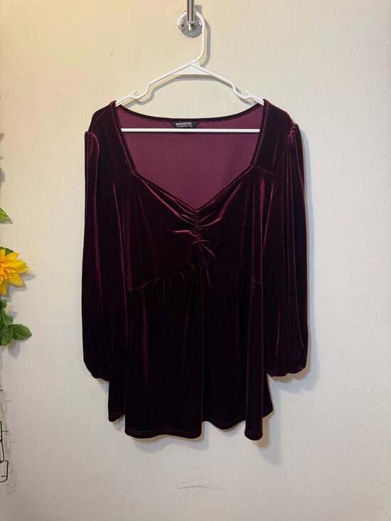 BLOOMCHIC Tops - BLOOMCHIC Plus Size Velvet Heart Neckline Gathered Blouse Size 18